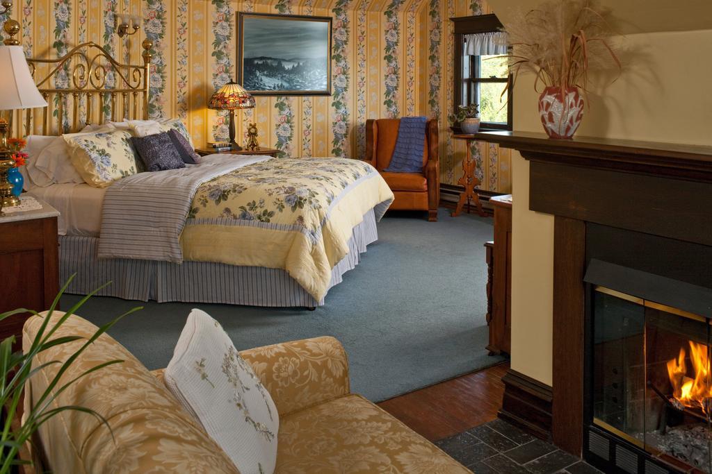 Old Rittenhouse Inn Бейфийлд Стая снимка